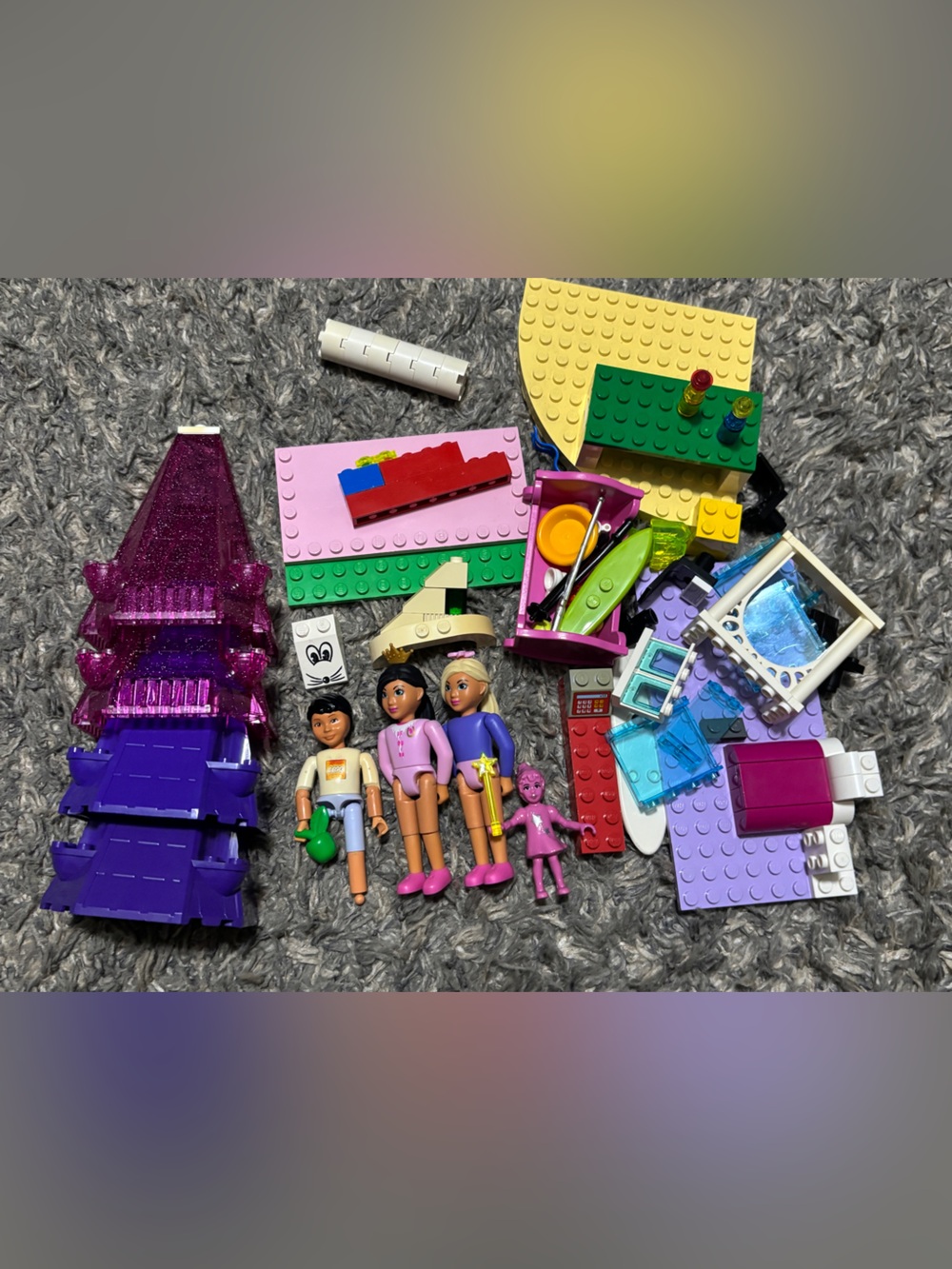 LEGO Belville 4 Minifigures with Misc Bricks
